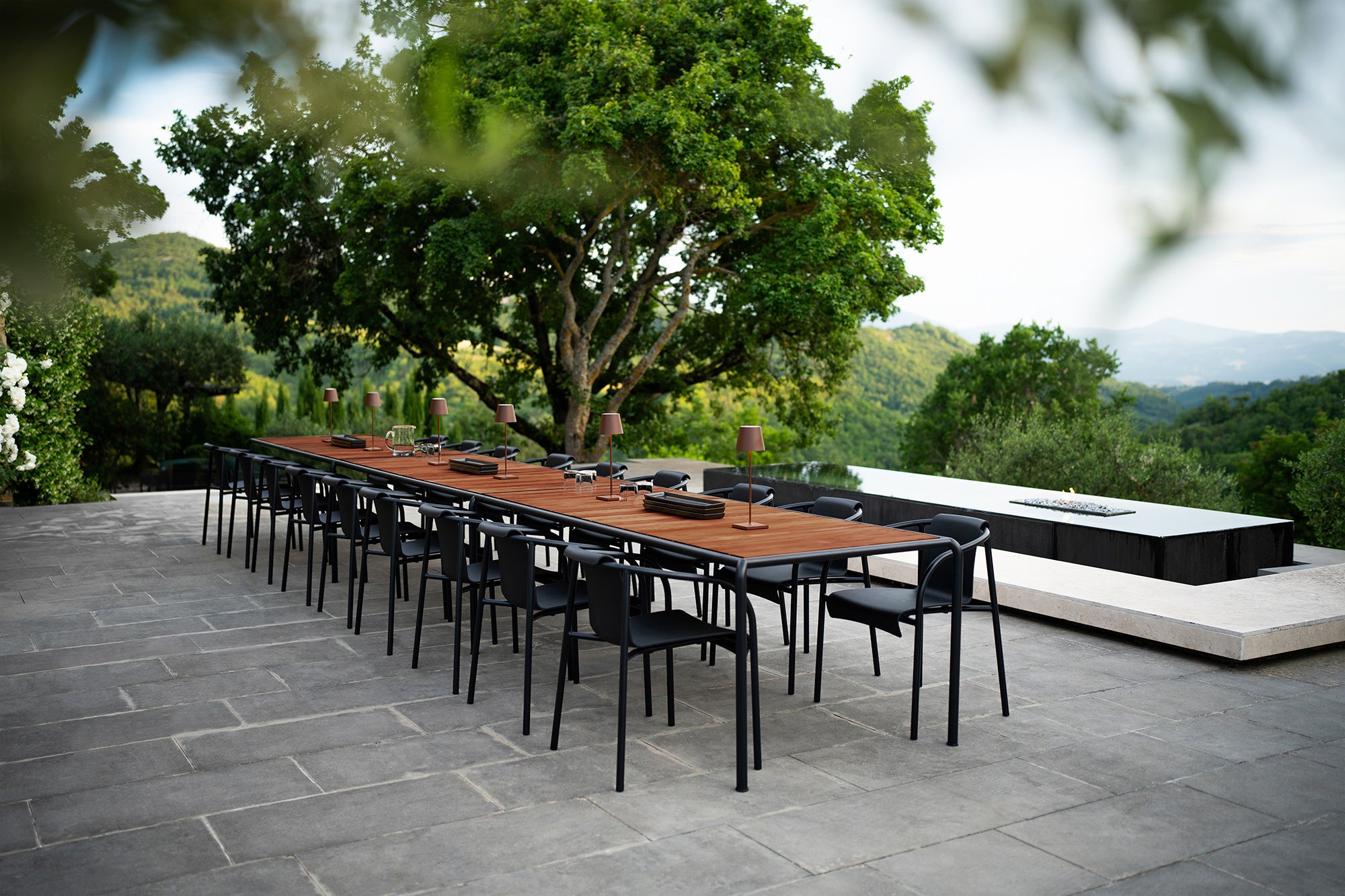 Avanti Outdoor Infinite Dining Table