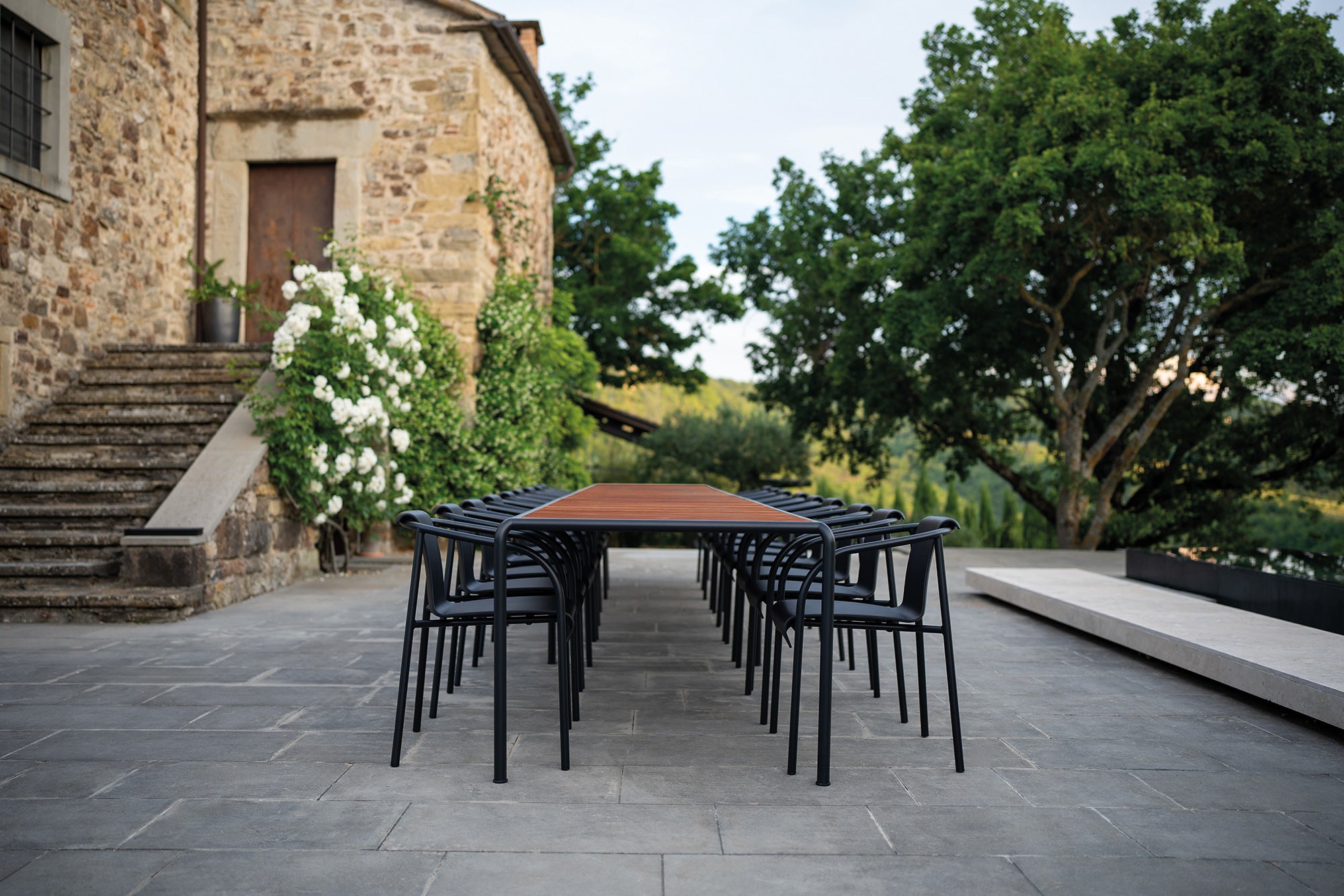 Avanti Outdoor Infinite Dining Table
