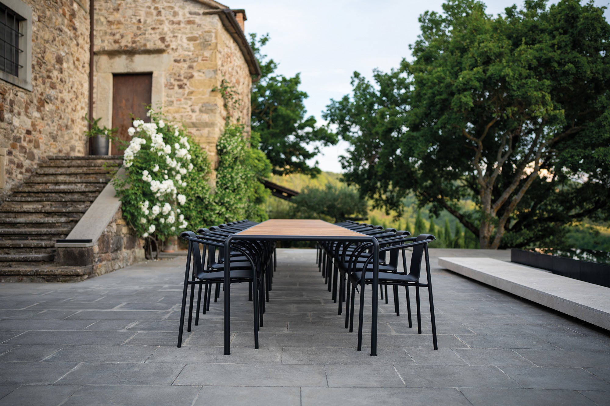 Avanti Outdoor Infinite Dining Table