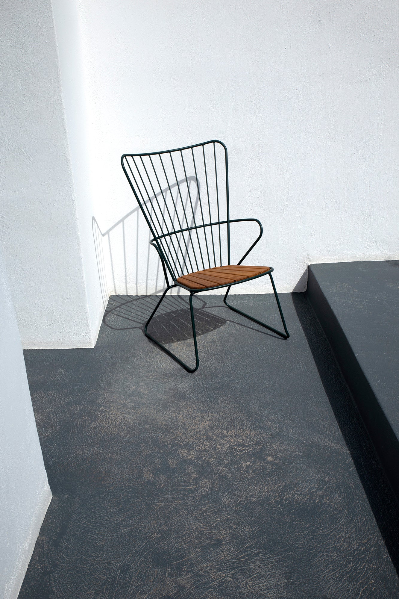 Paon Outdoor Lounge Chair