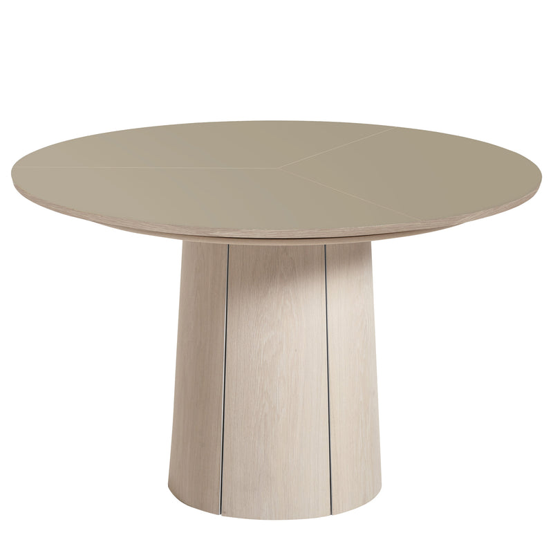 Skovby SM 33 Round Dining Table