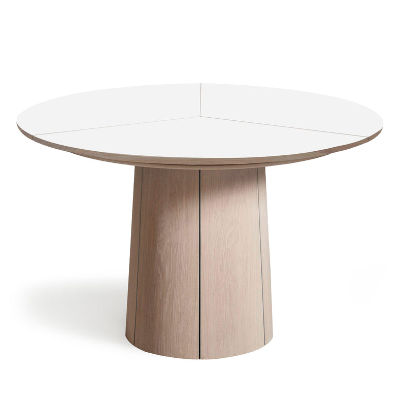 Skovby SM 33 Round Dining Table