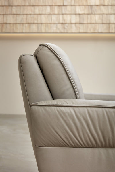 Back detail with headrest hidden GALLERY
