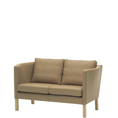 Nielaus-AV-59-Loveseat-00-Hansen-Interiors