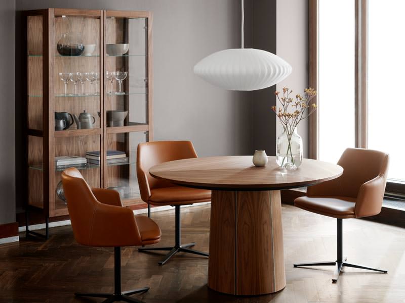 Skovby SM 452 Display Cabinet