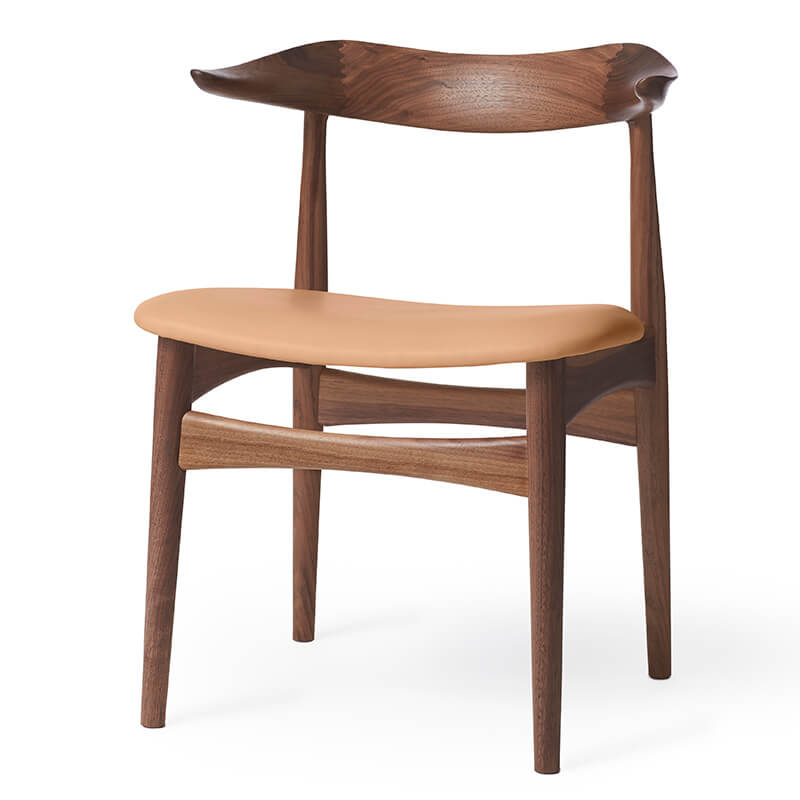 Warm nordic cowhorn-chair-walnut-oiled-soave-nature leather Hansen Interiors